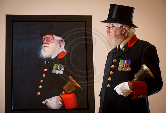 NB_005_MAIN_Southwold_Town_Crier_Painting